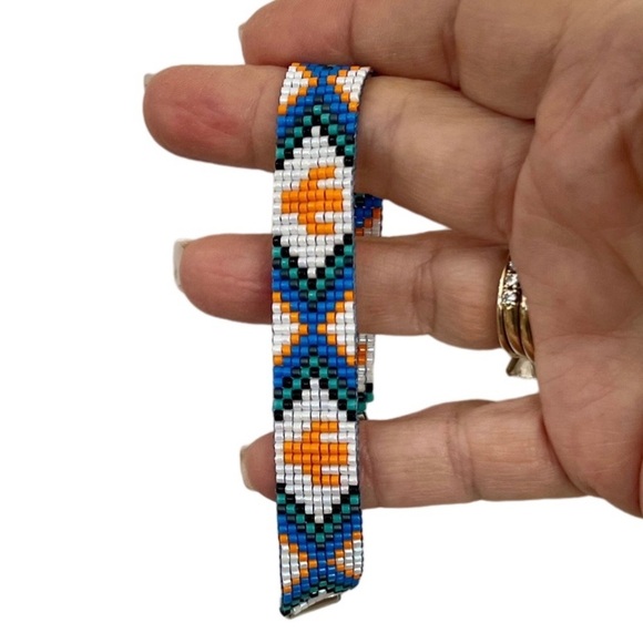 Southwestern Native American Hand woven hand crafted  beaded adjustable bracelet - Picture 2 of 3